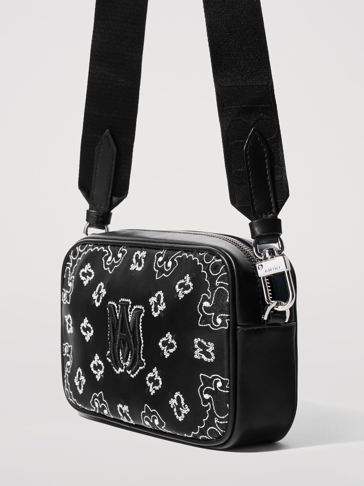 Amiri Camera Case Bandana Påse Svarta | 23684-FNGC